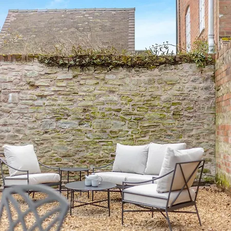 Dinham Holiday home *